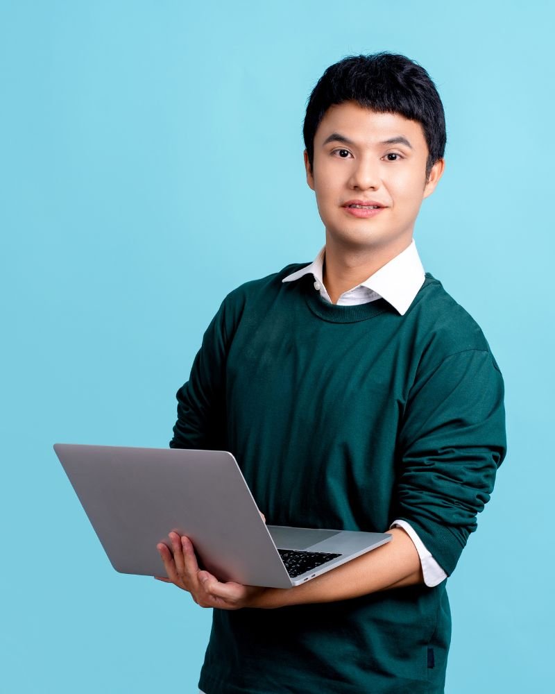 copywriter virtual assistant ready to work on an outsourced task
