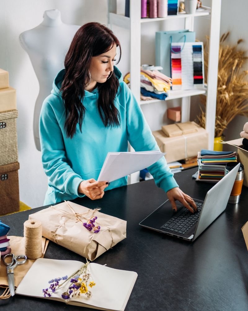 eCommerce virtual assistant updating inventory